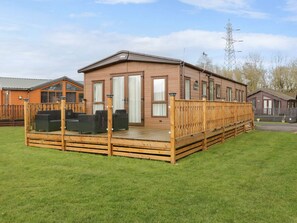 Cottage | Front of property - Hudson's Hideaway (Carnforth)