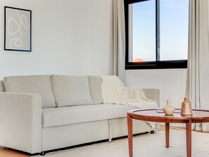 Apartment, 3 Schlafzimmer, Balkon | Wohnzimmer