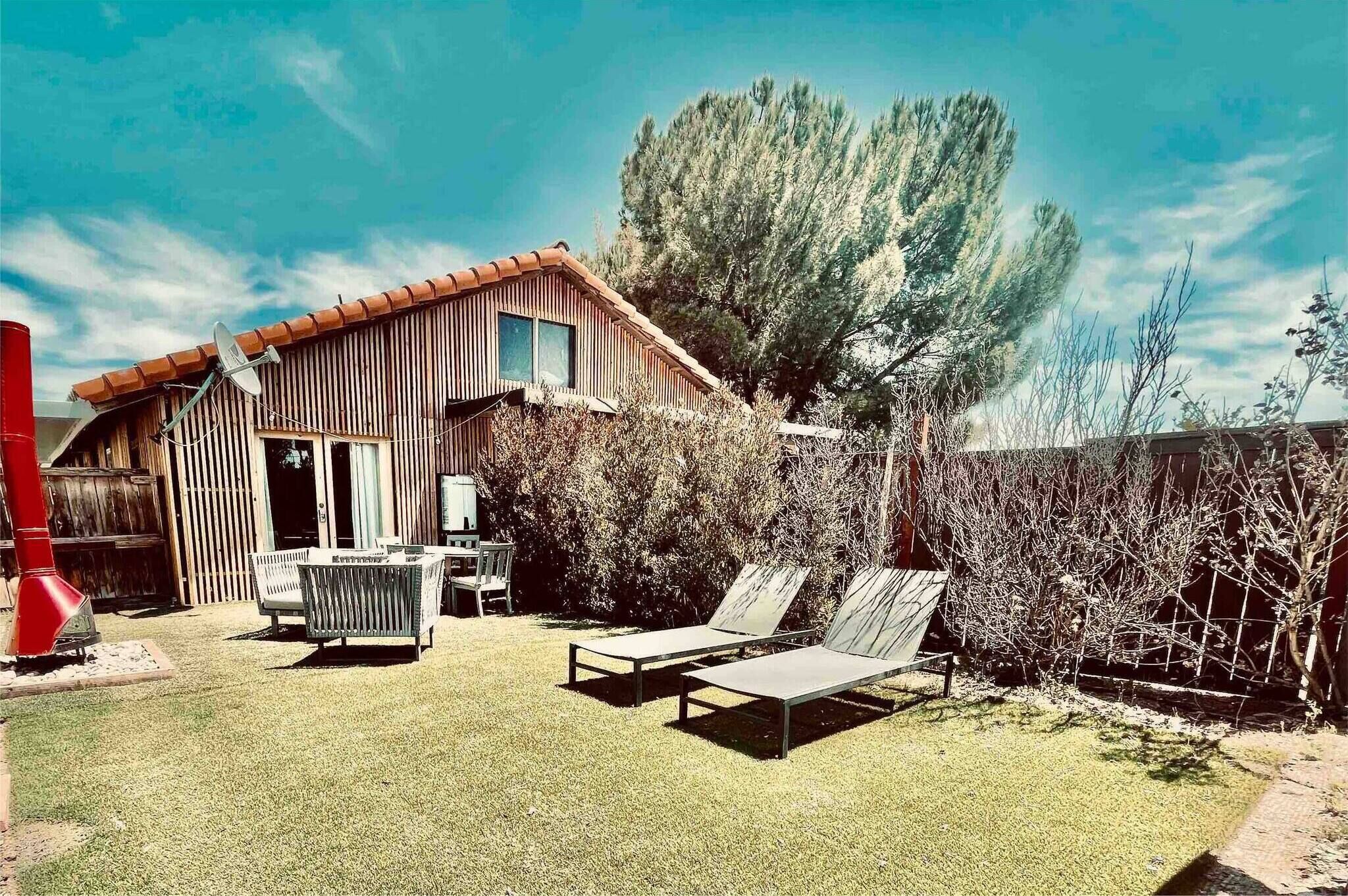 Water Vinyasa Fire Pit Pool Outdoor Lounge in Temecula Find Hotel