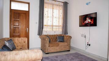 Apartment, 2 Bedrooms, Smoking | Living area