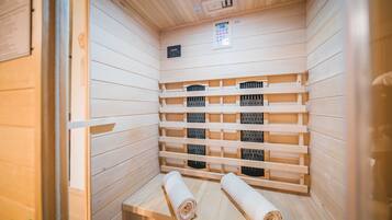 Ferienhaus (Two Bedroom Holiday Home with Swimmin) | Sauna