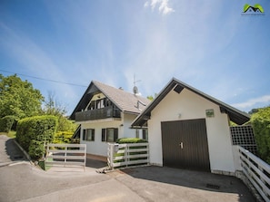 Ferienhaus (Two Bedroom Holiday Home with Swimmin) | Aussenbereich
