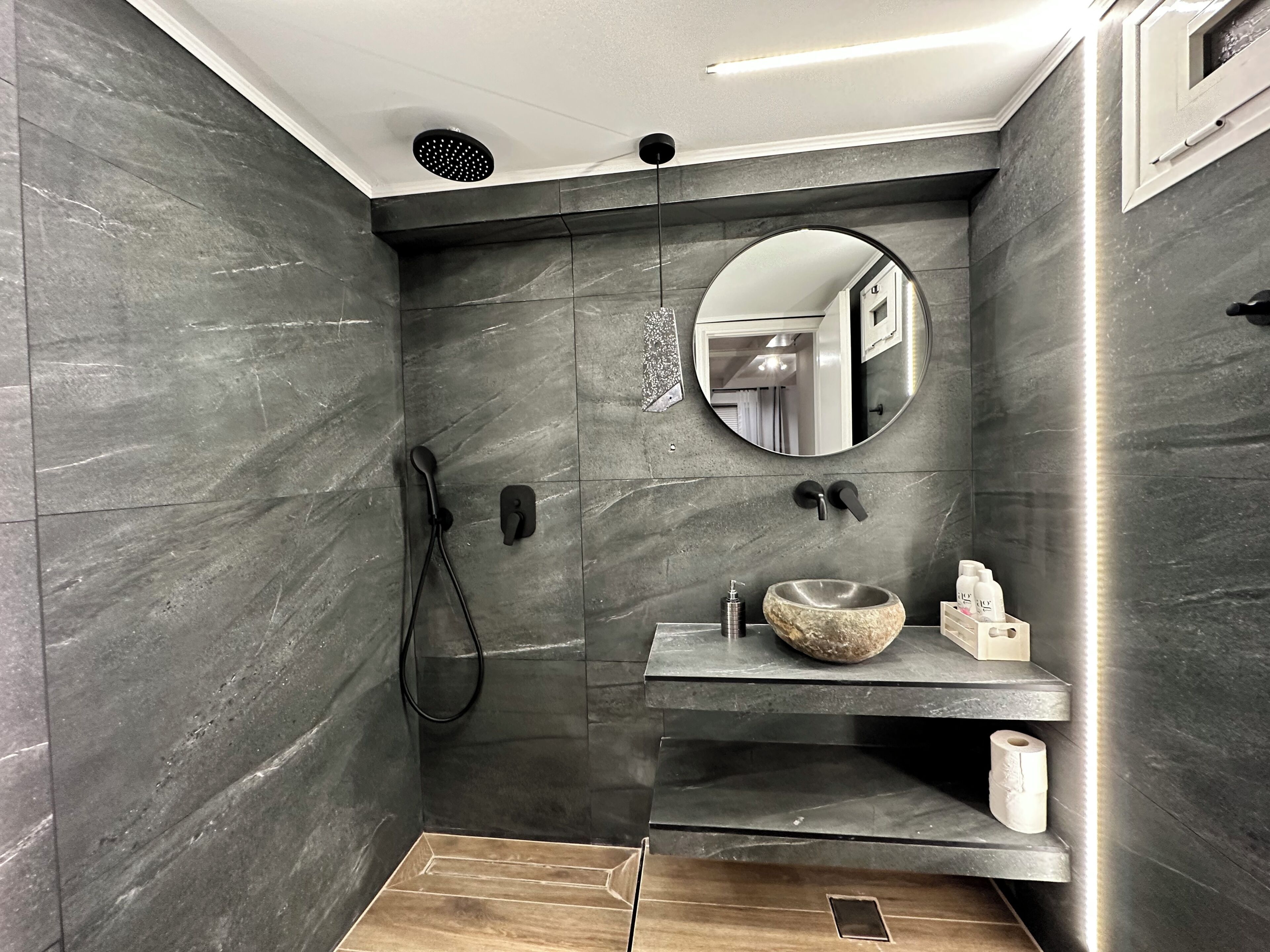 Apartment, 1 Bedroom, Balcony, City View | Bathroom