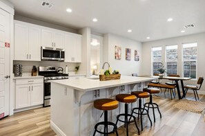 Nhà, 5 phòng ngủ | Bếp riêng