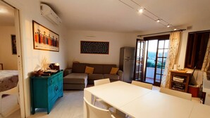 Apartment, 2 Bedrooms | Private kitchen - Casa Blusea a 100 Metri dal Mare (Castelsardo)