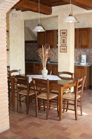 Apartment, 1 Bedroom, Accessible, Patio | Dining