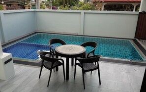 Exterior - Private Pool With Jacuzzi & Kids Pool @ Royal Park (Pattaya)