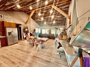 Appartement, plusieurs chambres, piscine privée | Restauration