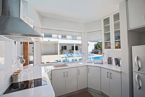 Villa, 5 Bedrooms, Accessible, Private Pool | Private kitchen