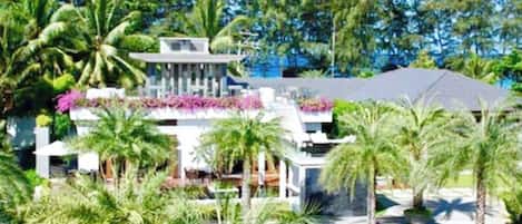 Apartamento, 2 quartos, para fumantes, piscina particular | Praia