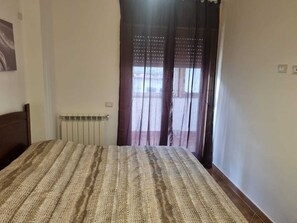 Gemeinsamer Schlafsaal, 1 Schlafzimmer, Raucher, Balkon | 1 Schlafzimmer