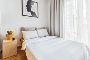 Apartment, 1 Bedroom, Balcony, City View | Living room