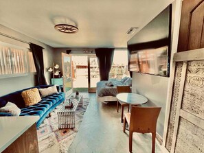 Dining - Earth Vinyasa Poolfire Pit Nearby Vineyards (Temecula)