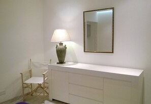 Apartment, 2 Bedrooms, Balcony, Garden View | Living area