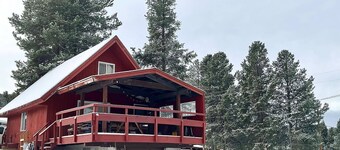 Pet-Friendly Cabin With Views! Prime Location for Skiing & Fishing! Free WiFi!