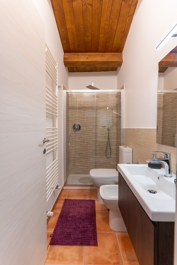 Room, 1 Bedroom, Garden View | Bathroom - Bed Breakfast In Vino Veritas (Arcevia)