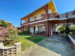 Villa, 3 chambres, balcon, vue sur le jardin | Extérieur