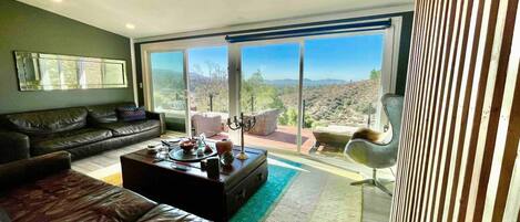Apartment, 3 Bedrooms | Interior