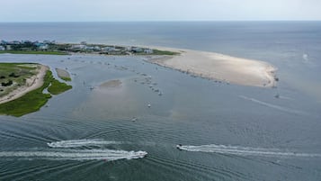 In Strandnähe, weißer Sandstrand