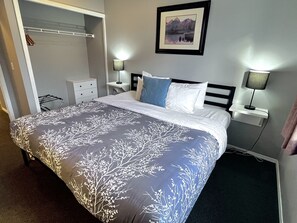 3 bedrooms, WiFi - Three-Bedroom Apartment 106 - Private Entrance - Self Check In (Canmore)