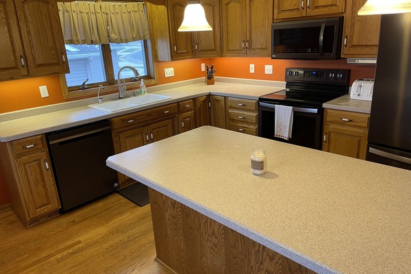 Geladeira, micro-ondas, fogão, cooktop