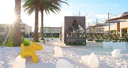 5 Miles to Disney/Gorgeous Home/Wi-Fi/Parking/BBQ Grill/Family Friendly