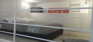 2 bedrooms, iron/ironing board, WiFi, bed sheets - Delightful apartment with garden, well connected to the center of Rome (Roma)