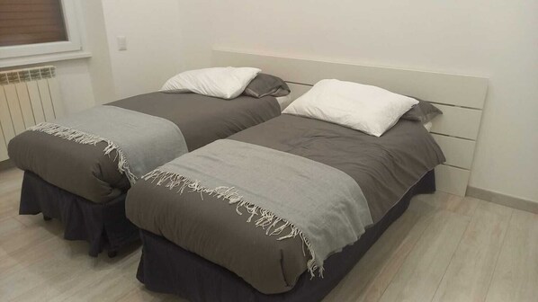 2 slaapkamers, een strijkplank/strijkijzer, wifi, beddengoed