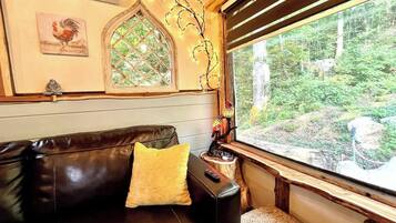 Télévision, cheminée