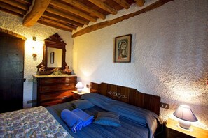 2 bedrooms, in-room safe, iron/ironing board, travel cot - Villa Giulia  in Tuscany 's heart, swimming pools, spa, sea, beaches, hydro, gym (Gavorrano Toscana)