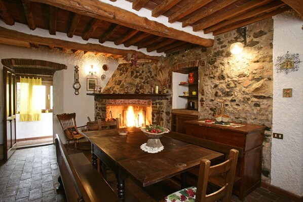 Dining - Villa Giulia  in Tuscany 's heart, swimming pools, spa, sea, beaches, hydro, gym (Gavorrano Toscana)