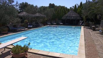 Piscina coperta, piscina all'aperto