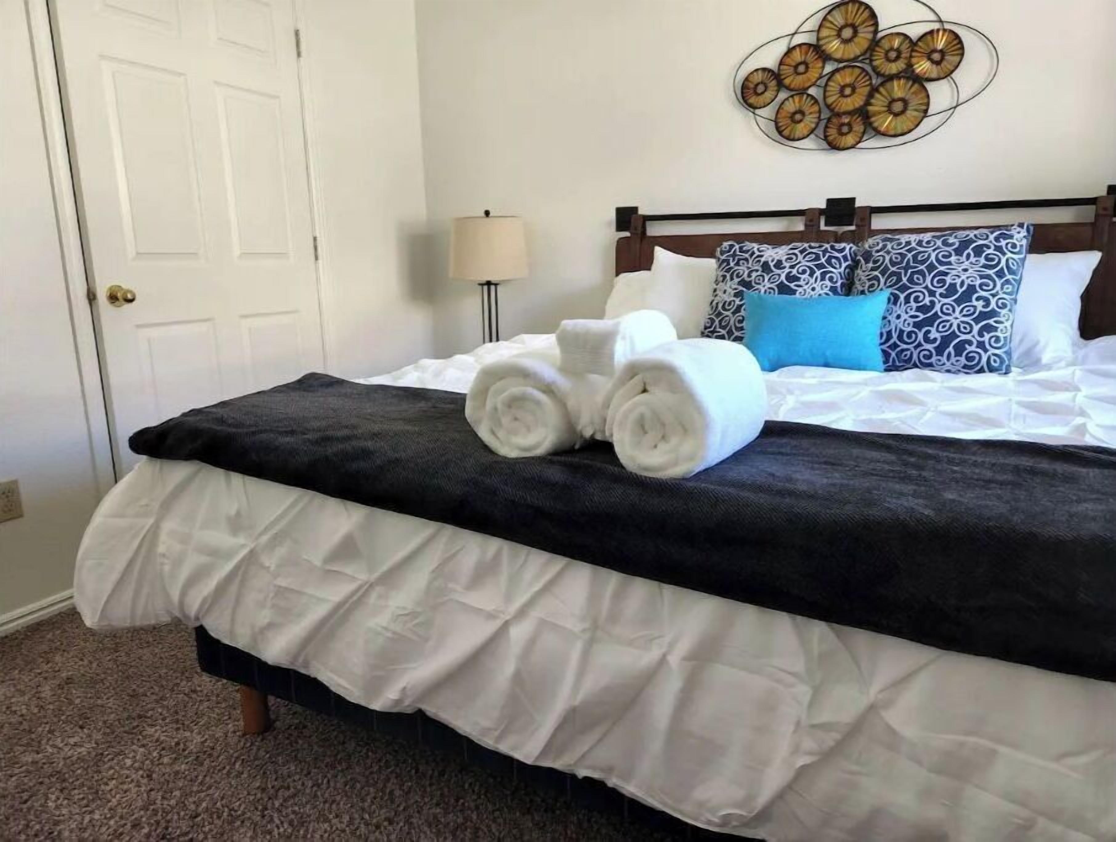 2 bedrooms, desk, iron/ironing board, free WiFi