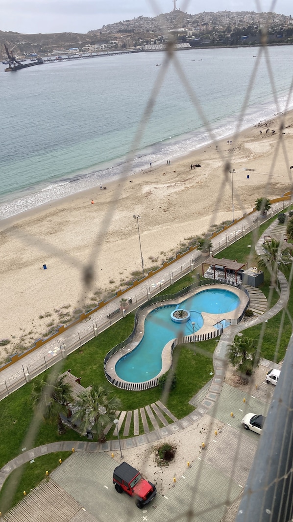 Outdoor pool - wonderfull renovated apartment in front Costanera Center (Providencia)