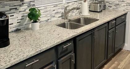 Spacious 4-bedroom house walking distance to Mercedes Benz Stadium & Downtown