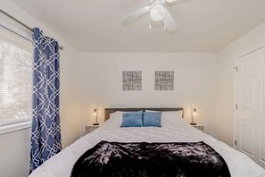 2 Schlafzimmer, Schreibtisch, Bügeleisen/Bügelbrett, kostenloses WLAN