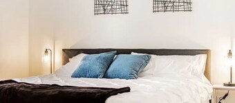 Rockwell Inn 6 | 2 King BD | Beautiful Views | Ski