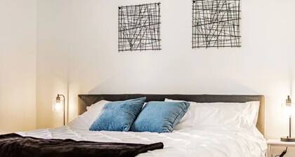 Rockwell Inn 6 | 2 King BD | Beautiful Views | Ski