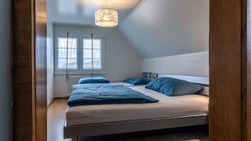 2 slaapkamers, een strijkplank/strijkijzer, reisbedje, gratis wifi