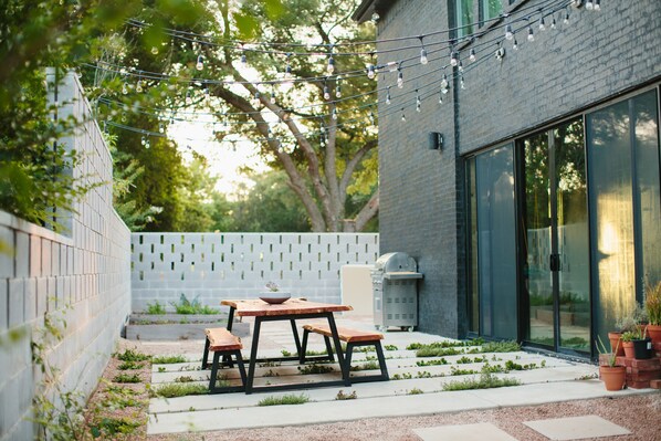 Outdoor dining