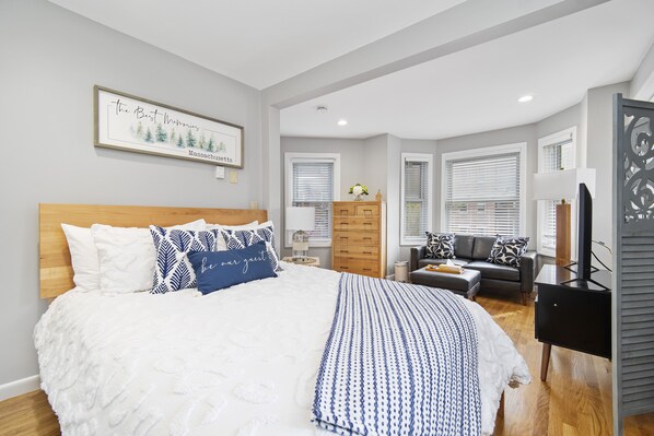1 bedroom, iron/ironing board, WiFi, bed sheets - Perfect North End Studio (Boston)
