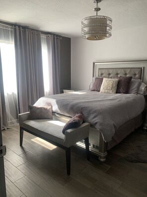 3 sovrum, skrivbord, strykjärn/strykbräda och gratis wi-fi