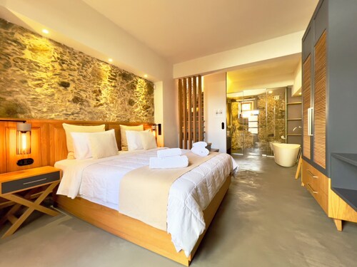 Remodeled Stone Country house - Two bedrooms maisonette