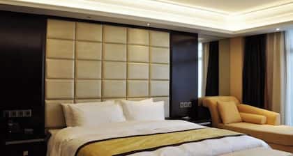 Xingyu Tangsuge Desert Hot Spring Hotel