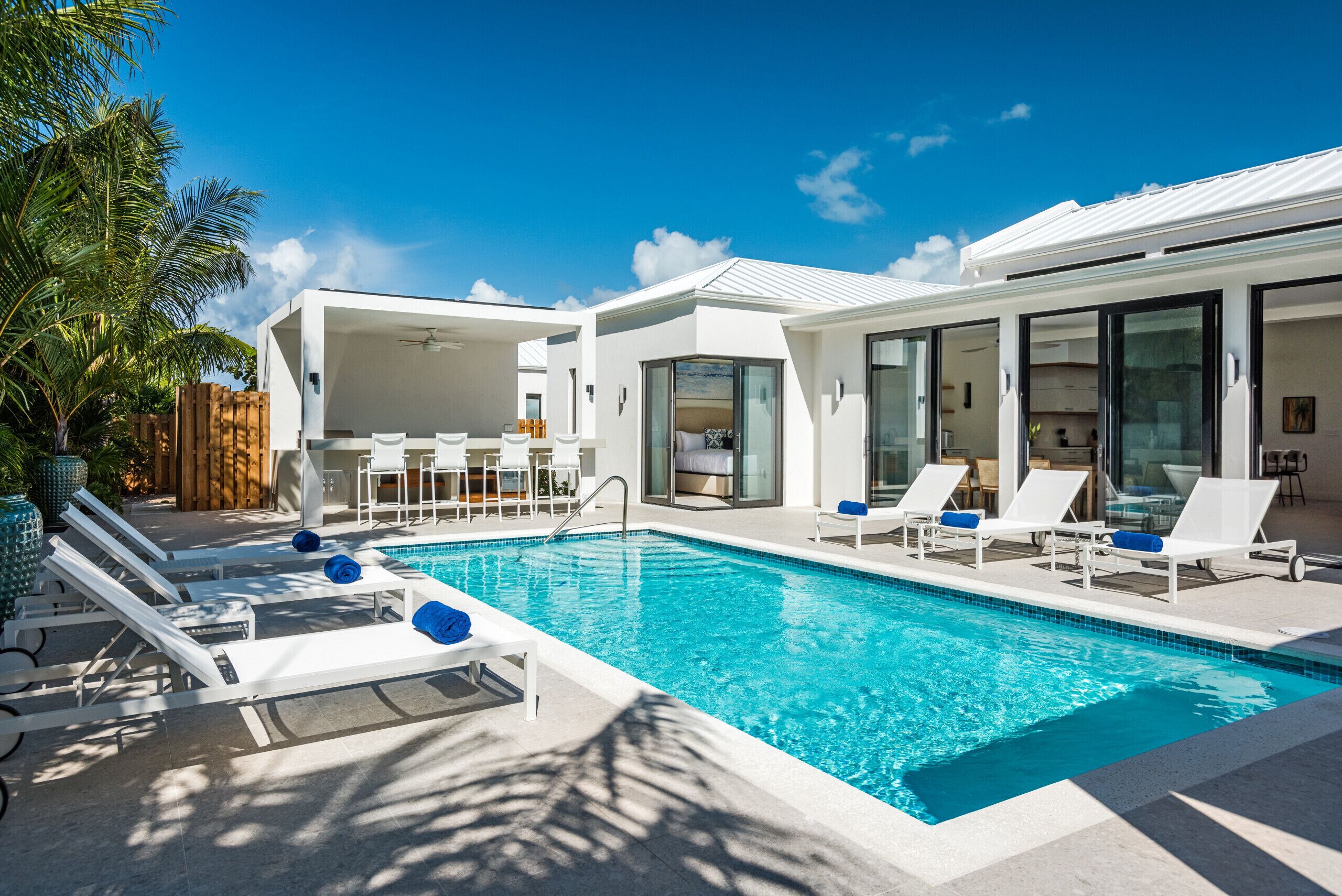 Een verwarmd zwembad