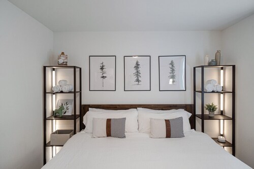 Basement Unit  · The NEON Spot - Work station, KING bed