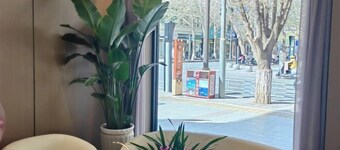 Bowen Elegant Hotel (Dunhuang Night Market Shop)