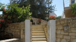 House, 2 Bedrooms, Smoking, Balcony | Property entrance - "amazing 2 Bedrooms Maisonette on the Chersonissos" (Hersonissos)