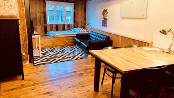 Apartment, 1 Bedroom, City View | Living area