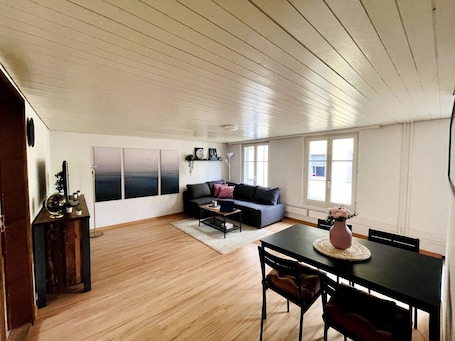 Apartment, 1 Bedroom, City View | Living room